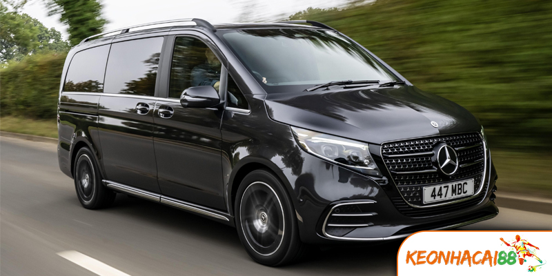 Mercedes Benz V Class #2. Mercedes-Benz V Class - Khoảng 134.552 Euro (≈ 3.4 tỷ VNĐ)